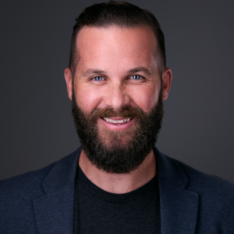 Brett_Farmiloe seen with thick beard on his face